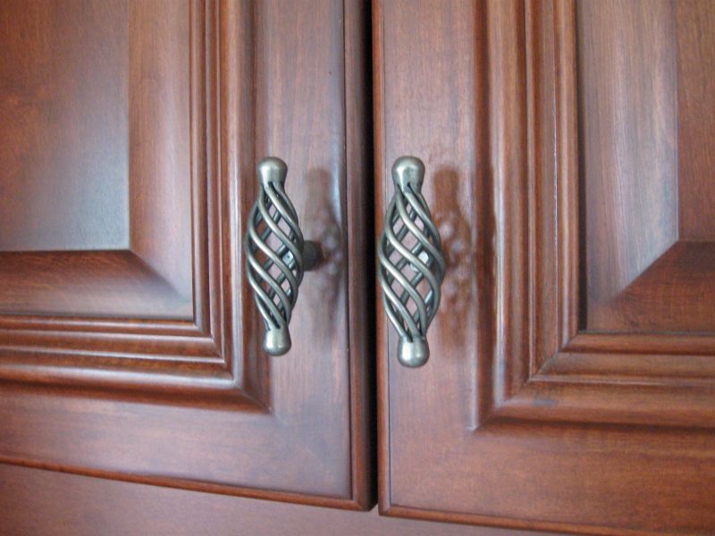 Cabinet Hardware Repair